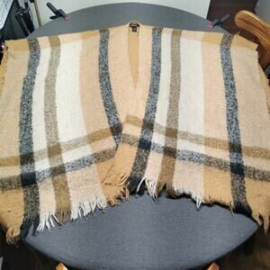 SSteve Madden Plaid Poncho One Size OSFM Beige Multicolor Fringe Wrap Cap